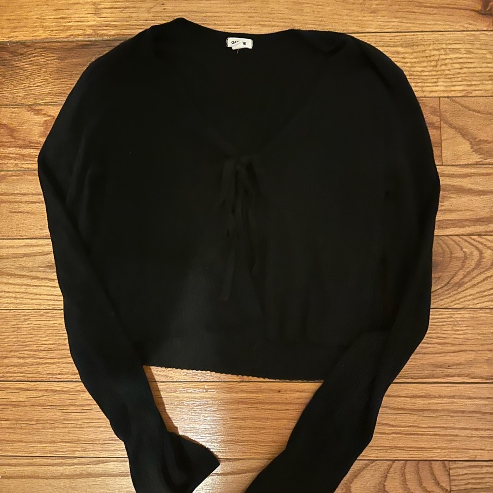 Garage ribbed tie top